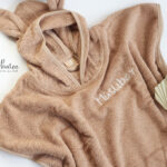 Badeponcho mit Ohren in Rosa (personalisierbar) – Bild 3
