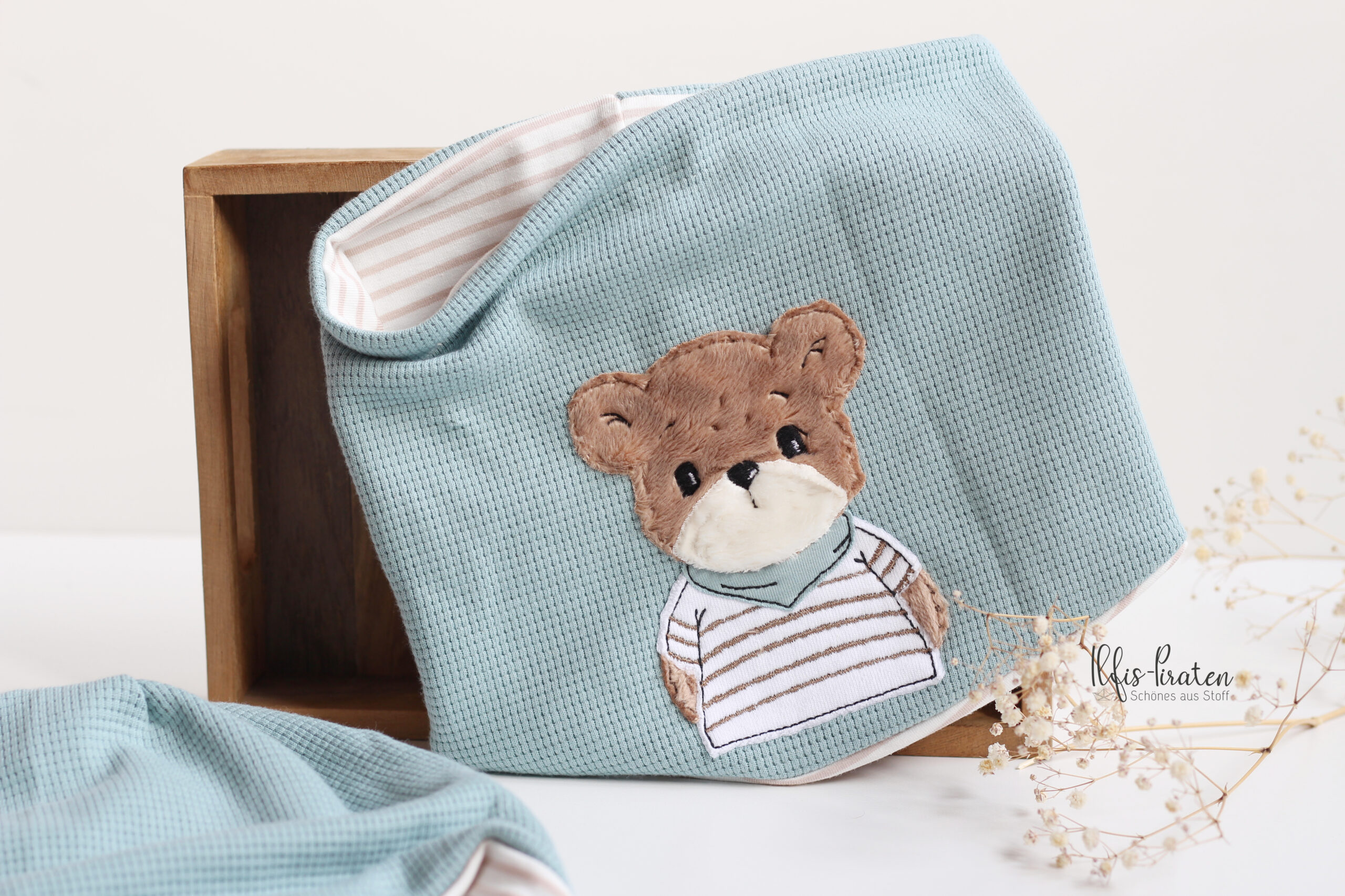 Set Grösse 46/48: Mütze und Halssocke mit Bär – Bild 2