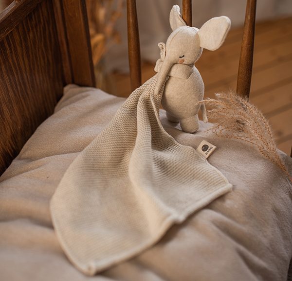 Bio Schnuffeltuch Elefant Natur– Personalisierbares Bio-Kuscheltuch für Babys | Geschenkidee