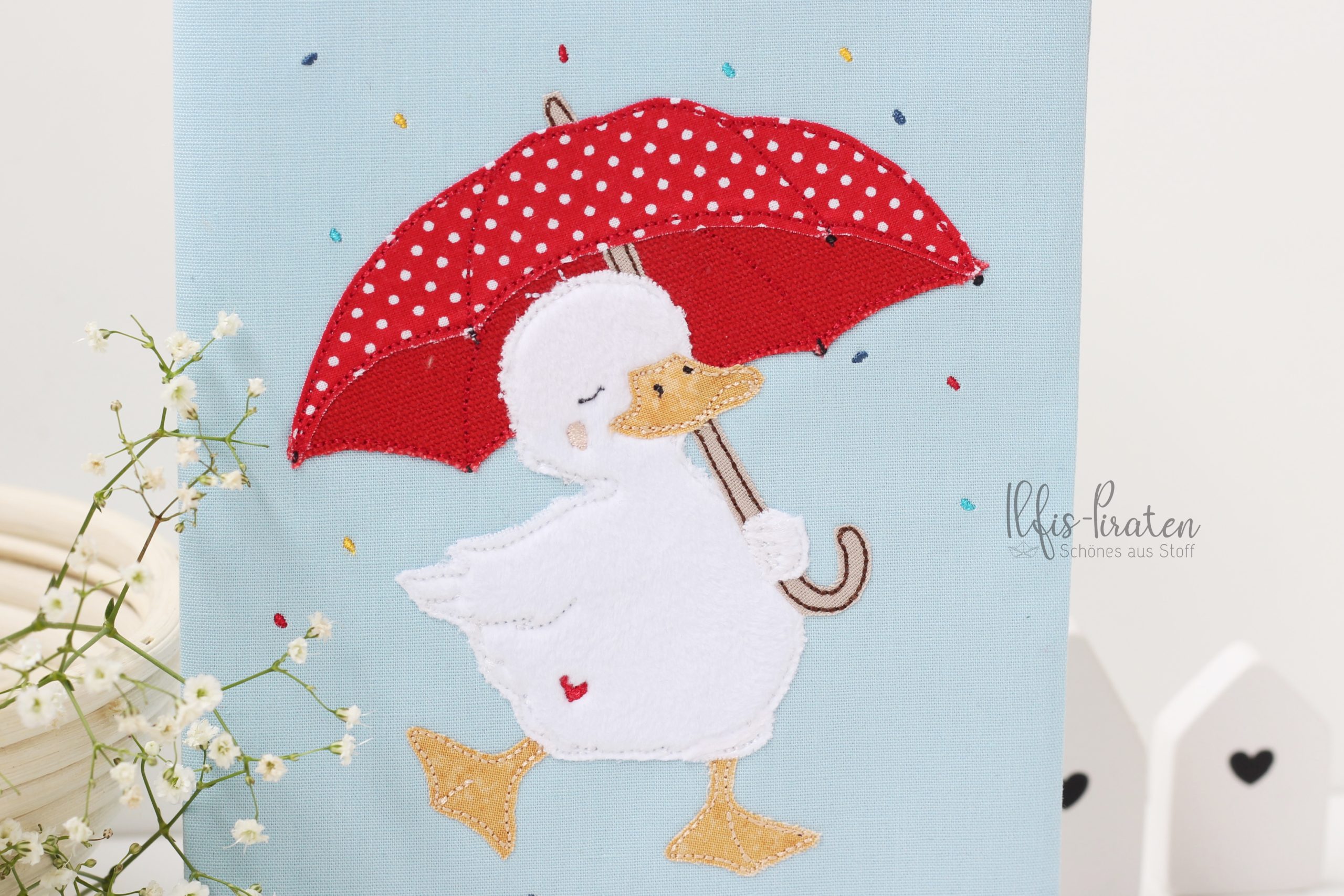 Detailansicht der robusten Gesundheitsheft Hülle für die Schweiz